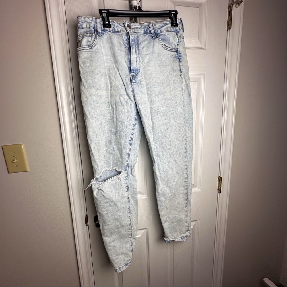 Cotton On Light Wash baggy Mom Jeans